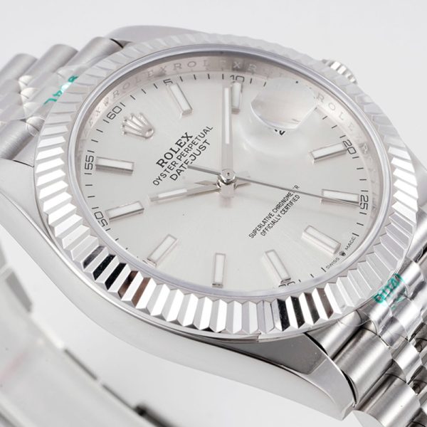 ROLEX Datejust M126300 41MM Journal silver surface
