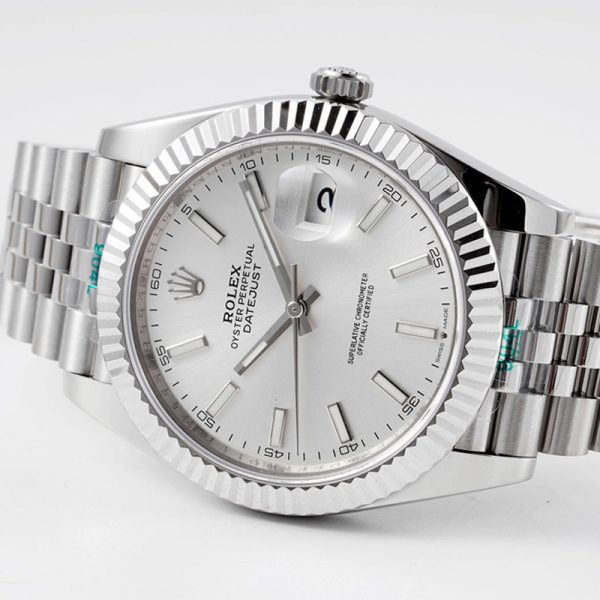 ROLEX Datejust M126300 41MM Journal silver surface
