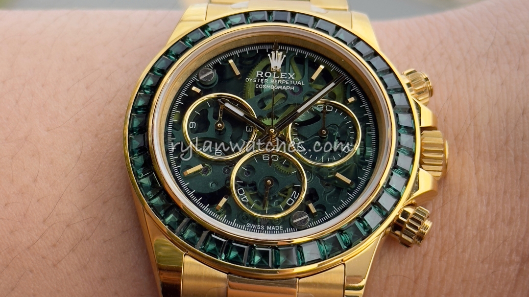 Daytona chronograph case and movement detail for model comparison
