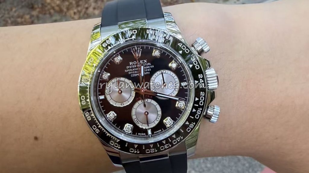 Close-up of 1:1 super clone movement with engraved rotor