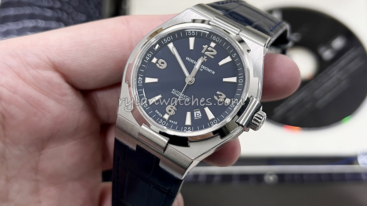 Replica watch factory version comparison for case dial bracelet and movement quality