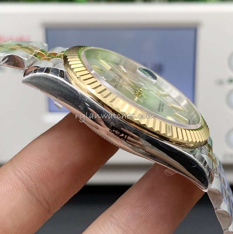 Rolex Datejust 41 Two Tone Jubilee Super Clone - Image 3