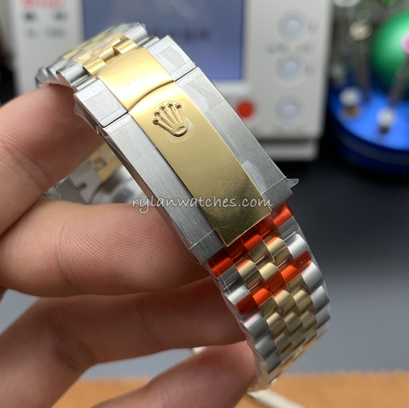 Rolex Datejust 41 Two Tone Jubilee Super Clone - Image 5